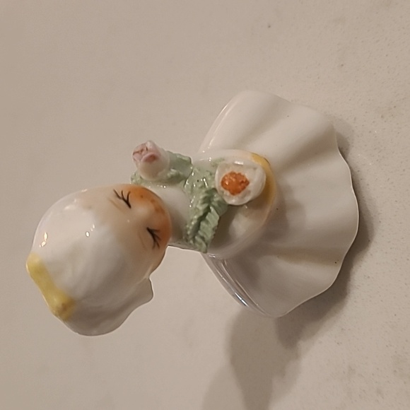 Bone China Little Flower Girl - Picture 1 of 3